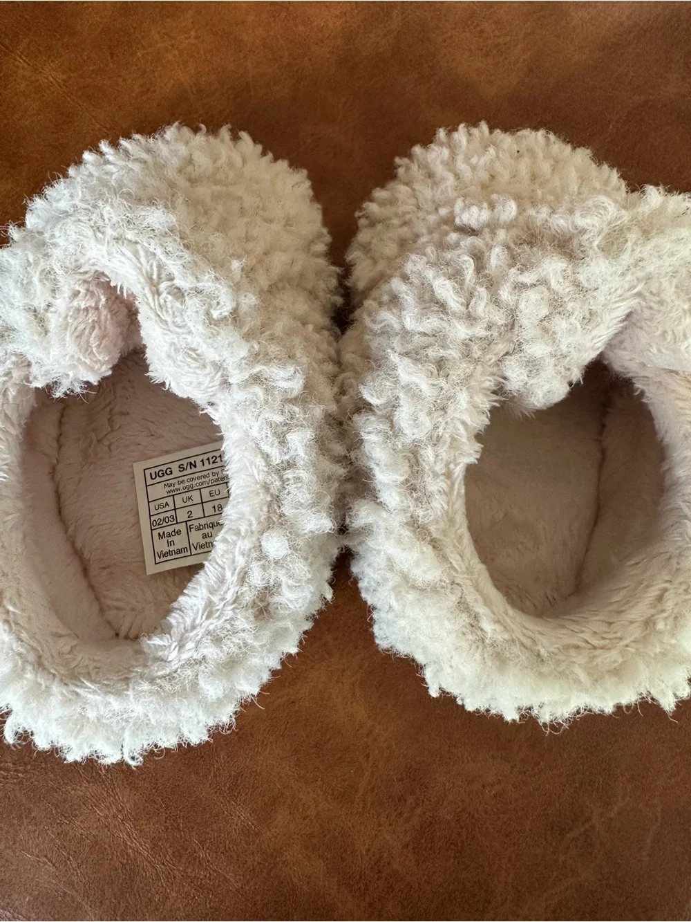 UGG Baby Bixbee Bootie Cream size 2 3 Ugg 02/03 6-12 months booties Velcro
